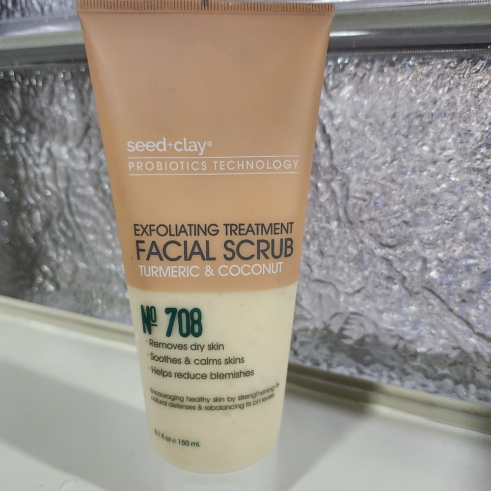 Seed + Clay Exfoliating Facial Scrub
